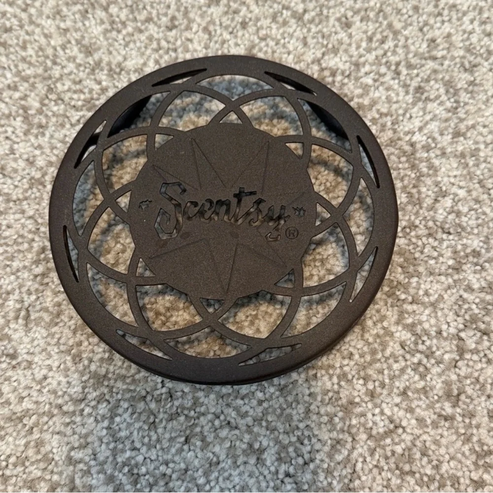 Scentsy Warmer Pedestals - Picture 6 of 7